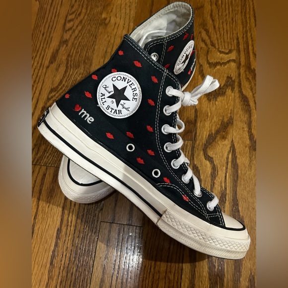 Supreme x Comme des Garçons Converse Black Kiss Print High Tops Size 9 - Picture 2 of 8